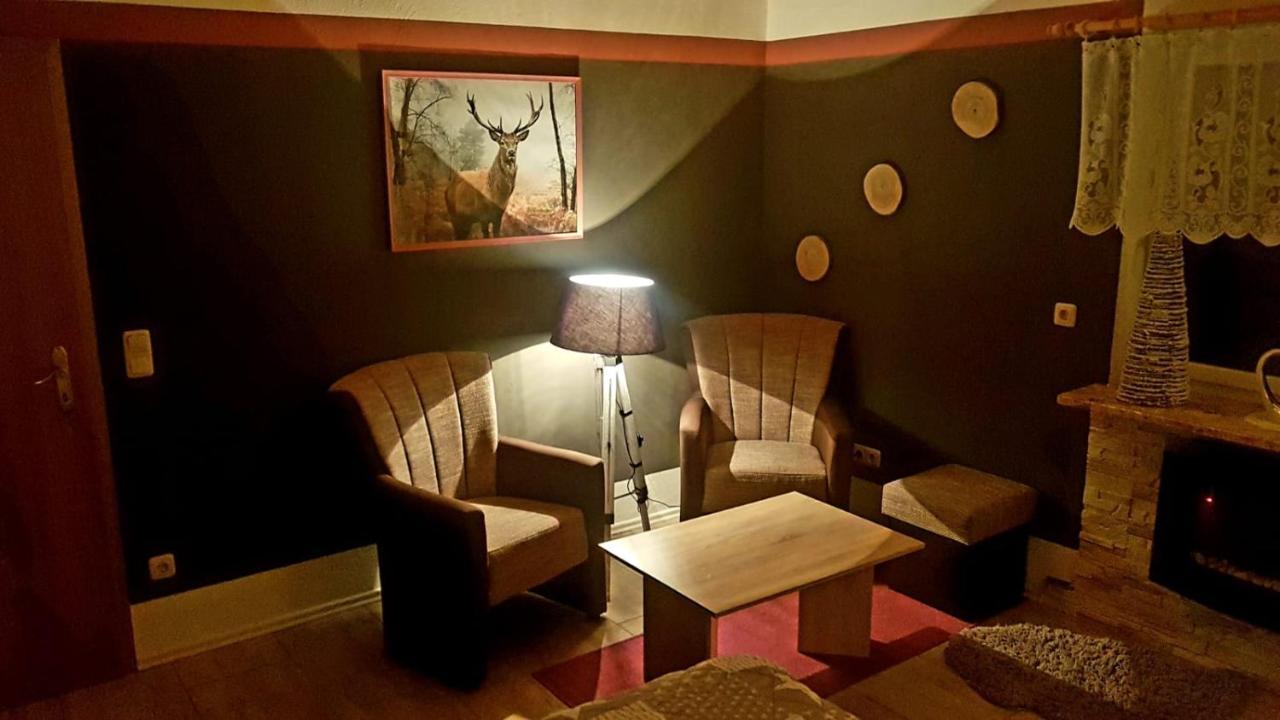 Monteur- Und Ferienwohnung Waldrauschen Fehrenbach المظهر الخارجي الصورة