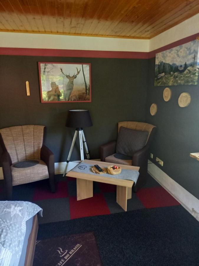 Monteur- Und Ferienwohnung Waldrauschen Fehrenbach المظهر الخارجي الصورة