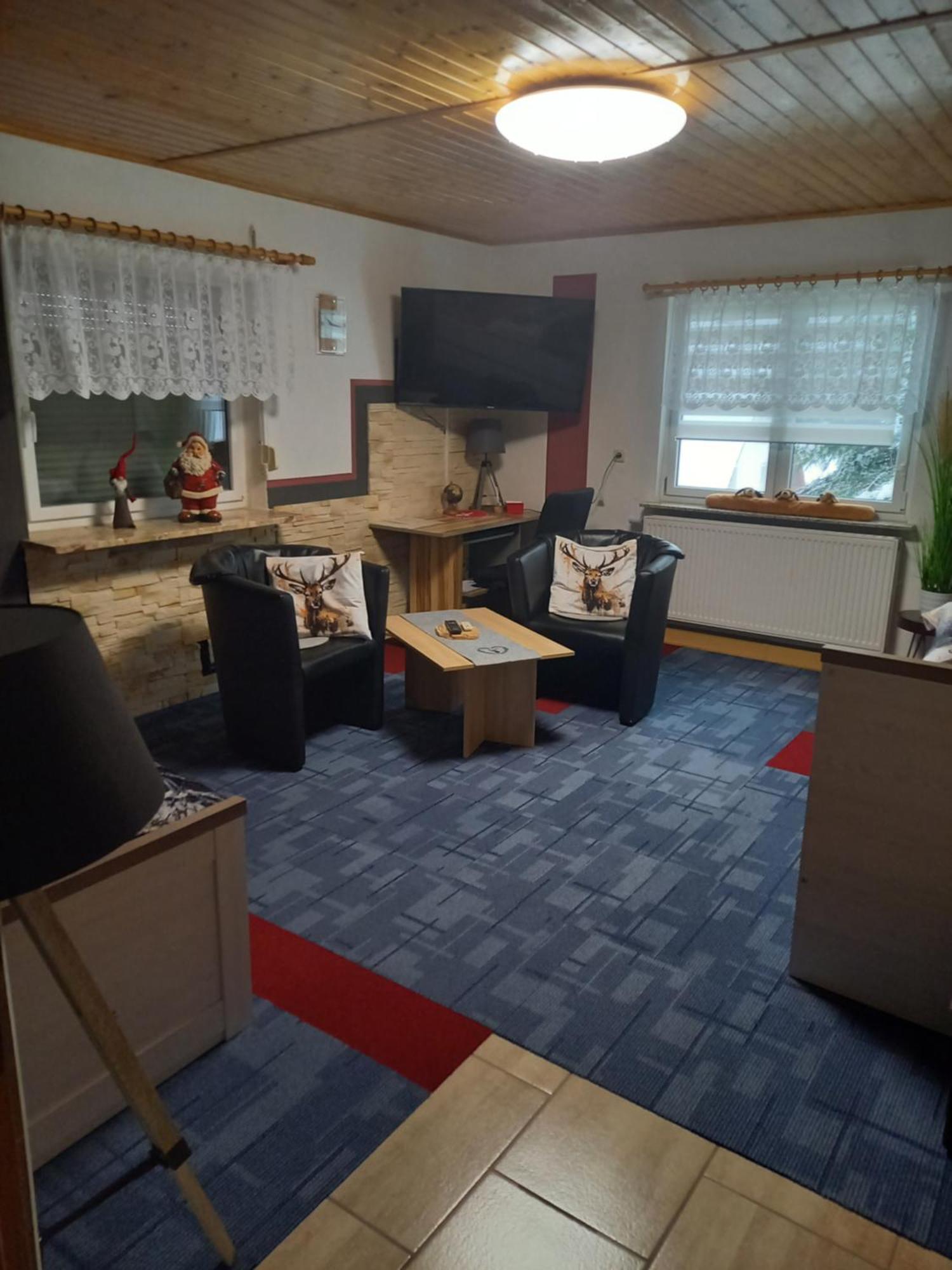 Monteur- Und Ferienwohnung Waldrauschen Fehrenbach المظهر الخارجي الصورة