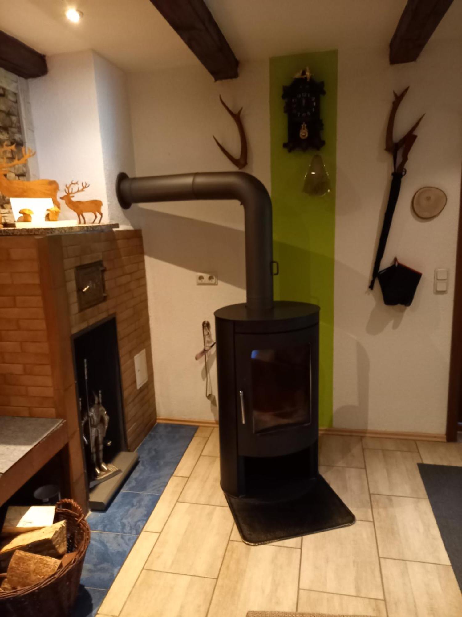 Monteur- Und Ferienwohnung Waldrauschen Fehrenbach المظهر الخارجي الصورة