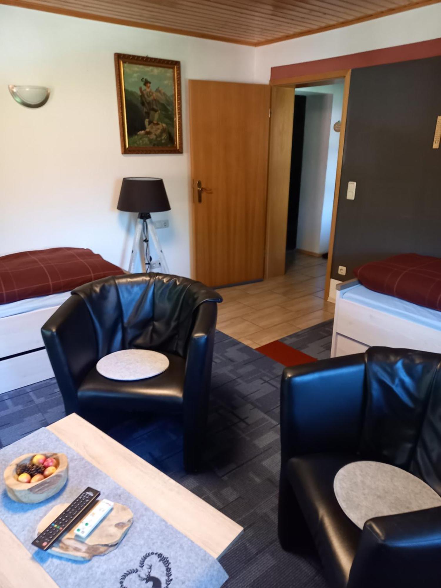 Monteur- Und Ferienwohnung Waldrauschen Fehrenbach المظهر الخارجي الصورة