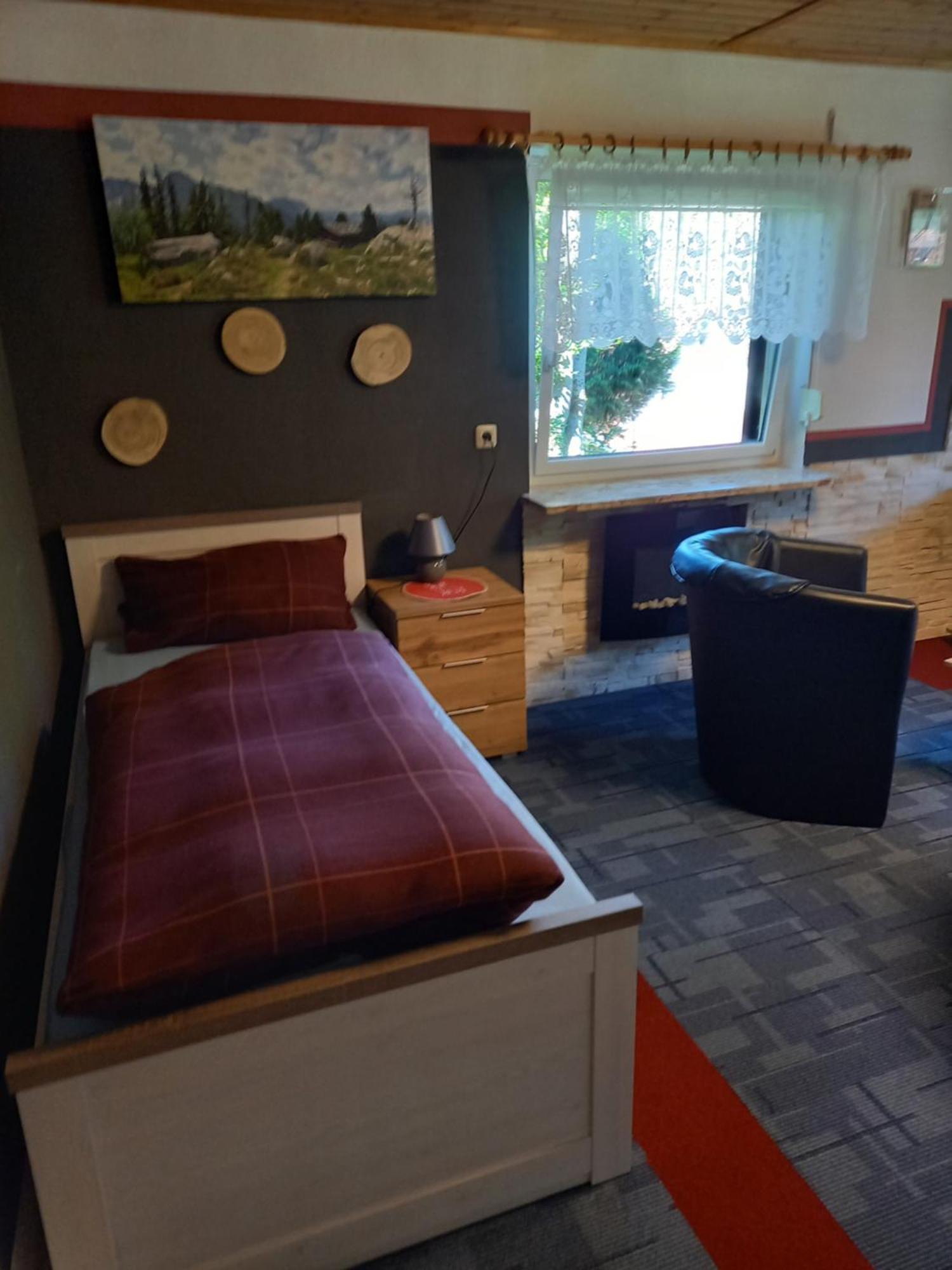 Monteur- Und Ferienwohnung Waldrauschen Fehrenbach المظهر الخارجي الصورة