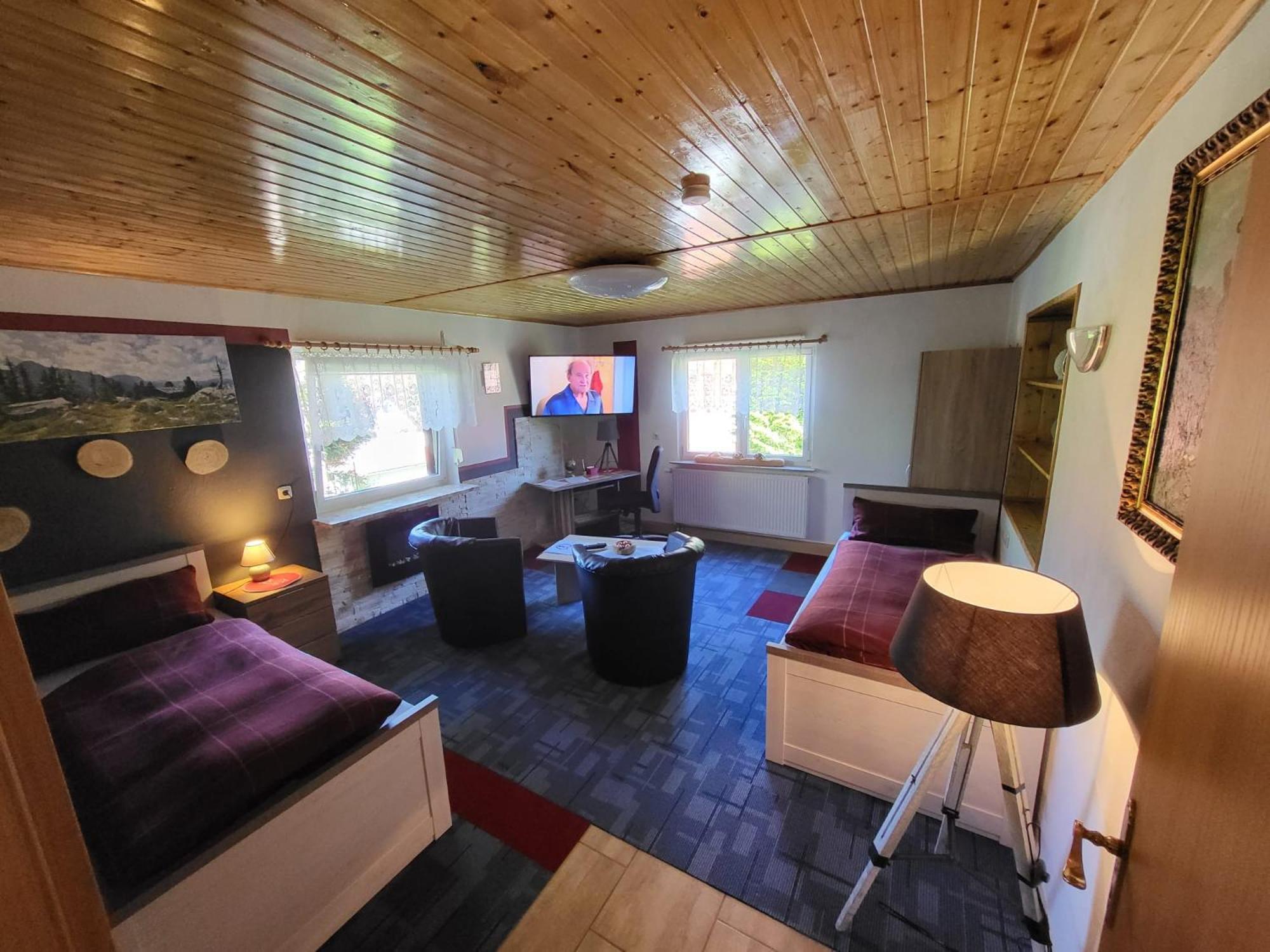 Monteur- Und Ferienwohnung Waldrauschen Fehrenbach المظهر الخارجي الصورة